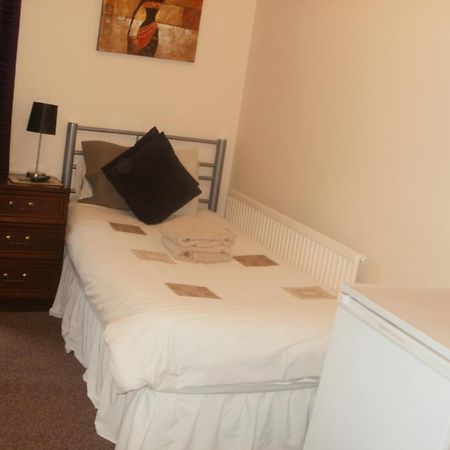 London Heathrow Guesthouse Хитроу Экстерьер фото