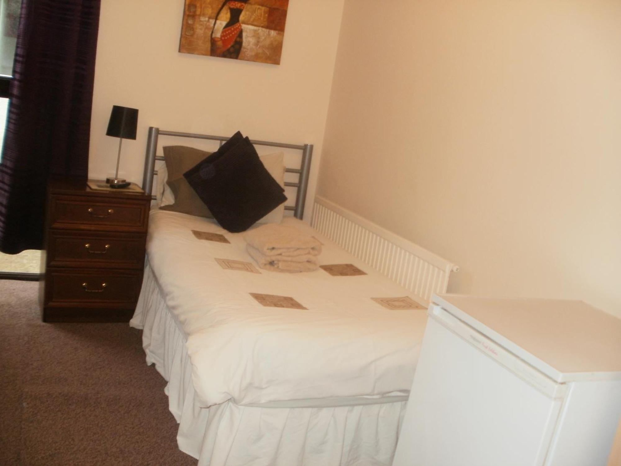 London Heathrow Guesthouse Хитроу Экстерьер фото
